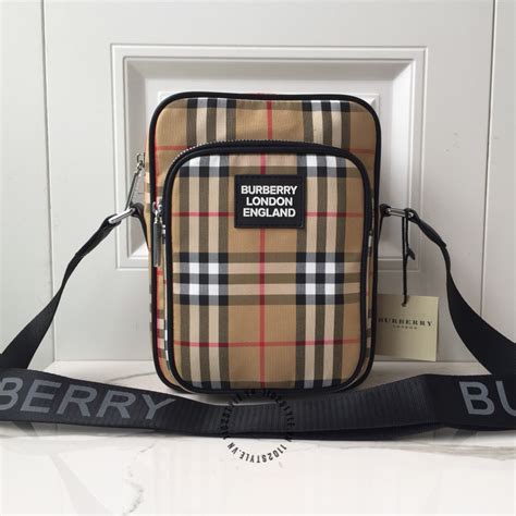 túi chéo burberry.